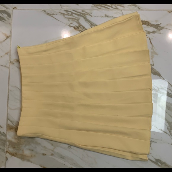 ZARA WOMAN PLEATED SKIRT (XS) - Picture 2 of 5